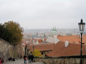 高台から望むプラハの街並