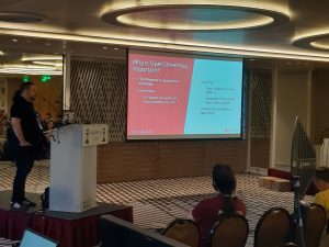 写真：Jimmy Angelakos による OSM と、PostgreSQL + PostGIS の組み合わせの解説